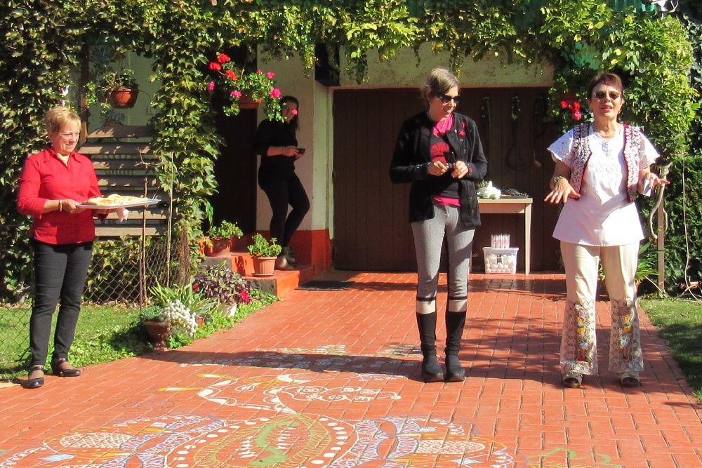 Visit with Zsign Katifolk artist, Queen of Egg Decoration